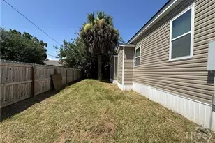 1112 E Bolton St, Savannah, GA 31401 - Photo 11