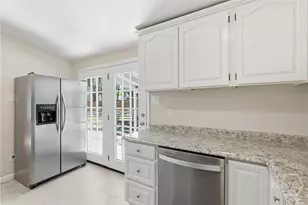 821 Walthour Rd, Savannah, GA 31410 - Photo 13