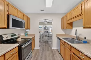 126 Teal Lake Dr, Richmond Hill, GA 31324 - Photo 9