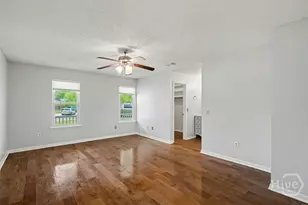 762 Robin Hood Dr, Hinesville, GA 31313 - Photo 15