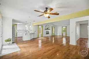 762 Robin Hood Dr, Hinesville, GA 31313 - Photo 7