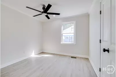 2110 E 56th Street, Savannah, GA 31406 - Photo 17