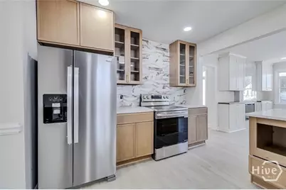2110 E 56th Street, Savannah, GA 31406 - Photo 7
