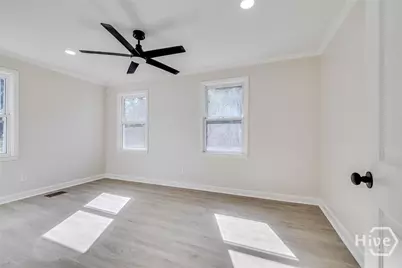 2110 E 56th Street, Savannah, GA 31406 - Photo 13
