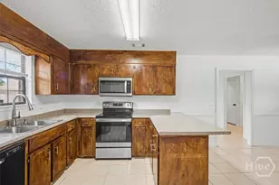 761 Robin Hood Dr, Hinesville, GA 31313 - Photo 9