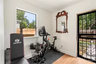 858 E 35th St, Savannah, GA 31401 - Photo 19