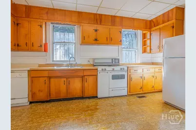 1301 E 38th Street, Savannah, GA 31404 - Photo 9