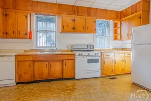 1301 E 38th St, Savannah, GA 31404 - Photo 9