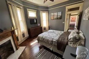 107 W 37th St, Savannah, GA 31401 - Photo 3