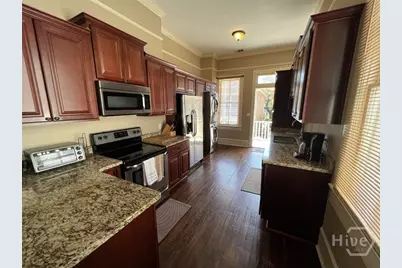 107 W 37th Street, Savannah, GA 31401 - Photo 19