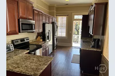 107 W 37th Street, Savannah, GA 31401 - Photo 5