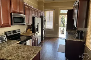 107 W 37th St, Savannah, GA 31401 - Photo 5