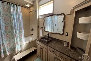 107 W 37th St, Savannah, GA 31401 - Photo 5