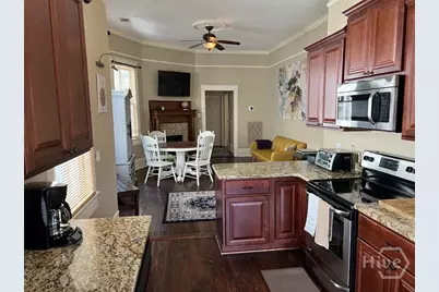 107 W 37th Street, Savannah, GA 31401 - Photo 15