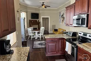 107 W 37th St, Savannah, GA 31401 - Photo 15