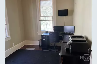 107 W 37th Street, Savannah, GA 31401 - Photo 11
