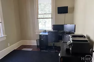 107 W 37th St, Savannah, GA 31401 - Photo 11