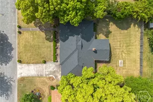 110 E 58th St, Savannah, GA 31405 - Photo 3