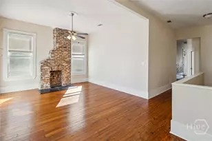 413 E Waldburg St, Savannah, GA 31401 - Photo 9