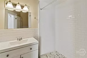 413 E Waldburg St, Savannah, GA 31401 - Photo 17