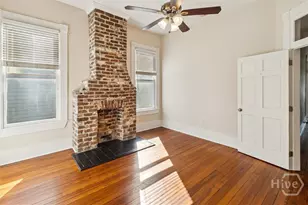 413 E Waldburg St, Savannah, GA 31401 - Photo 15