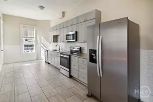 413 E Waldburg St, Savannah, GA 31401 - Photo 11