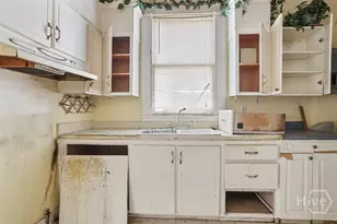 630 E 40th St, Savannah, GA 31401 - Photo 13