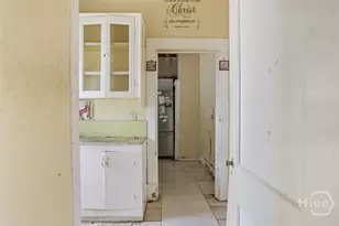 630 E 40th St, Savannah, GA 31401 - Photo 9