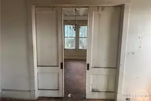 630 E 40th St, Savannah, GA 31401 - Photo 9