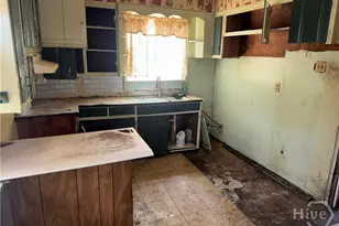 2411 New York Ave, Savannah, GA 31404 - Photo 3