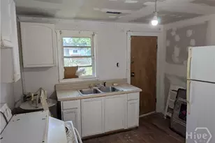 14 Dutton St, Savannah, GA 31415 - Photo 3