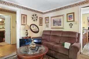 223 W 38th St, Savannah, GA 31401 - Photo 7
