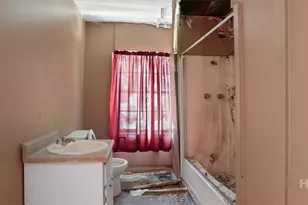 223 W 38th St, Savannah, GA 31401 - Photo 25