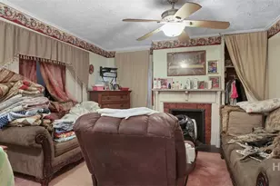 223 W 38th St, Savannah, GA 31401 - Photo 9