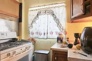 223 W 38th St, Savannah, GA 31401 - Photo 15