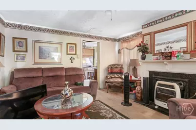 223 W 38th Street, Savannah, GA 31401 - Photo 5