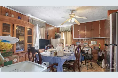 223 W 38th Street, Savannah, GA 31401 - Photo 13