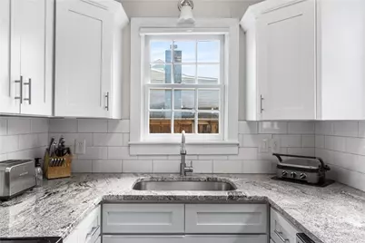 324 Price Street, Savannah, GA 31401 - Photo 17