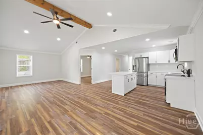 2010 Palmetto Avenue, Savannah, GA 31405 - Photo 11