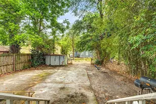 1328 E 40th St, Savannah, GA 31404 - Photo 17