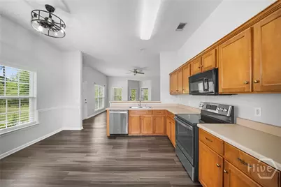 401 Barry McCaffrey Boulevard #B1, Hinesville, GA 31313 - Photo 9