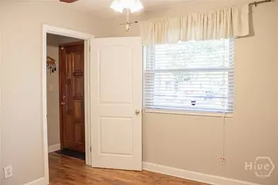 135 E Derenne Avenue, Savannah, GA 31405 - Photo 19