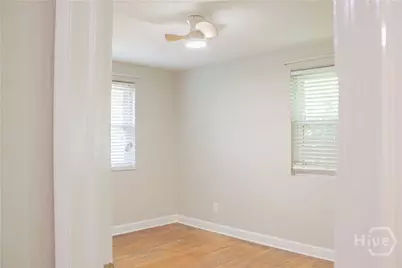 135 E Derenne Avenue, Savannah, GA 31405 - Photo 21