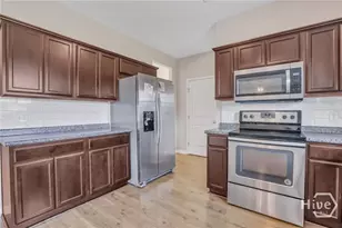 1597 Longleaf Ct, Hinesville, GA 31313 - Photo 11