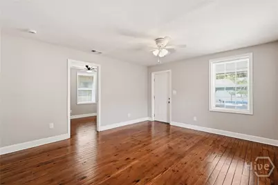 305 Treat Avenue, Savannah, GA 31404 - Photo 7