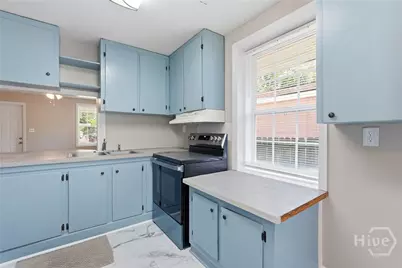 305 Treat Avenue, Savannah, GA 31404 - Photo 11