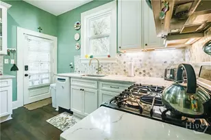 309 E 34th St, Savannah, GA 31401 - Photo 13