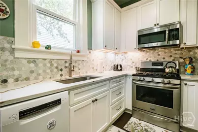 309 E 34th Street, Savannah, GA 31401 - Photo 9