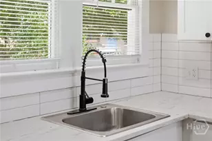 122 W 54th St, Savannah, GA 31405 - Photo 13