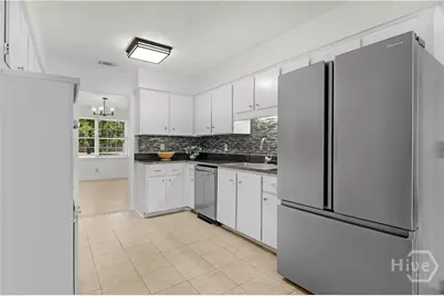 13 Barrington Circle, Savannah, GA 31419 - Photo 7